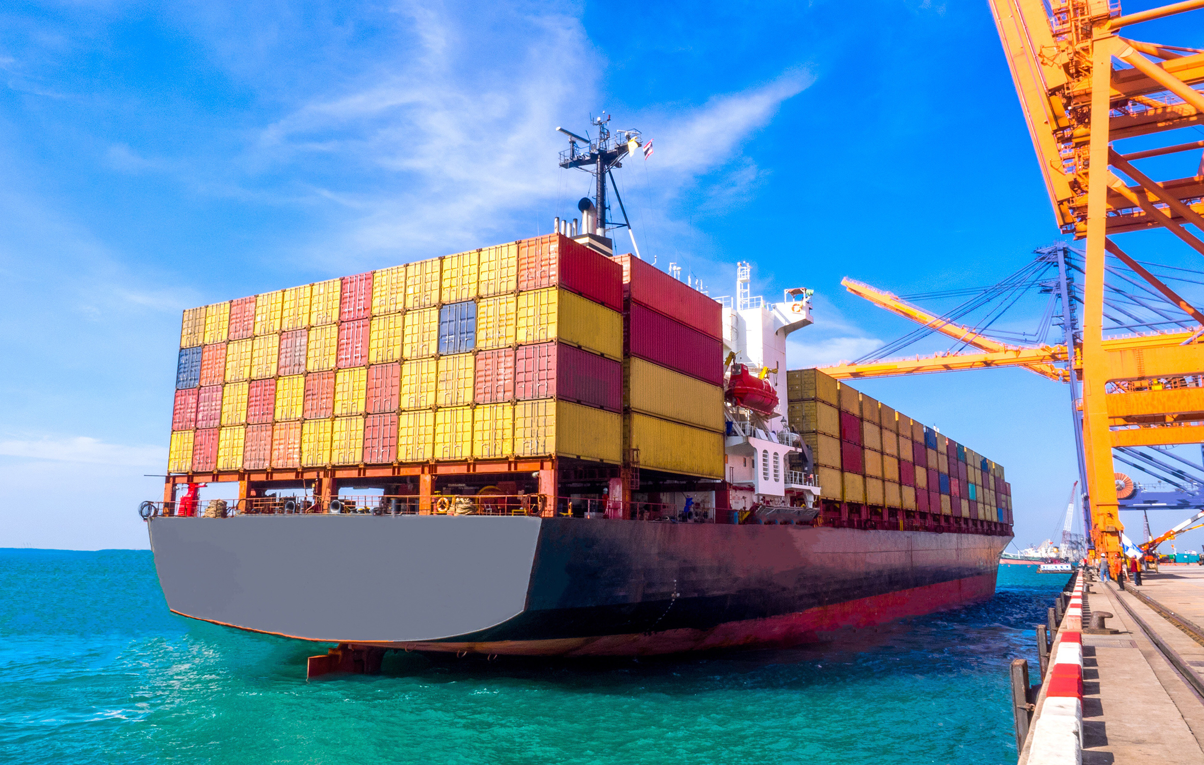 منتجات غذائية متنوعة